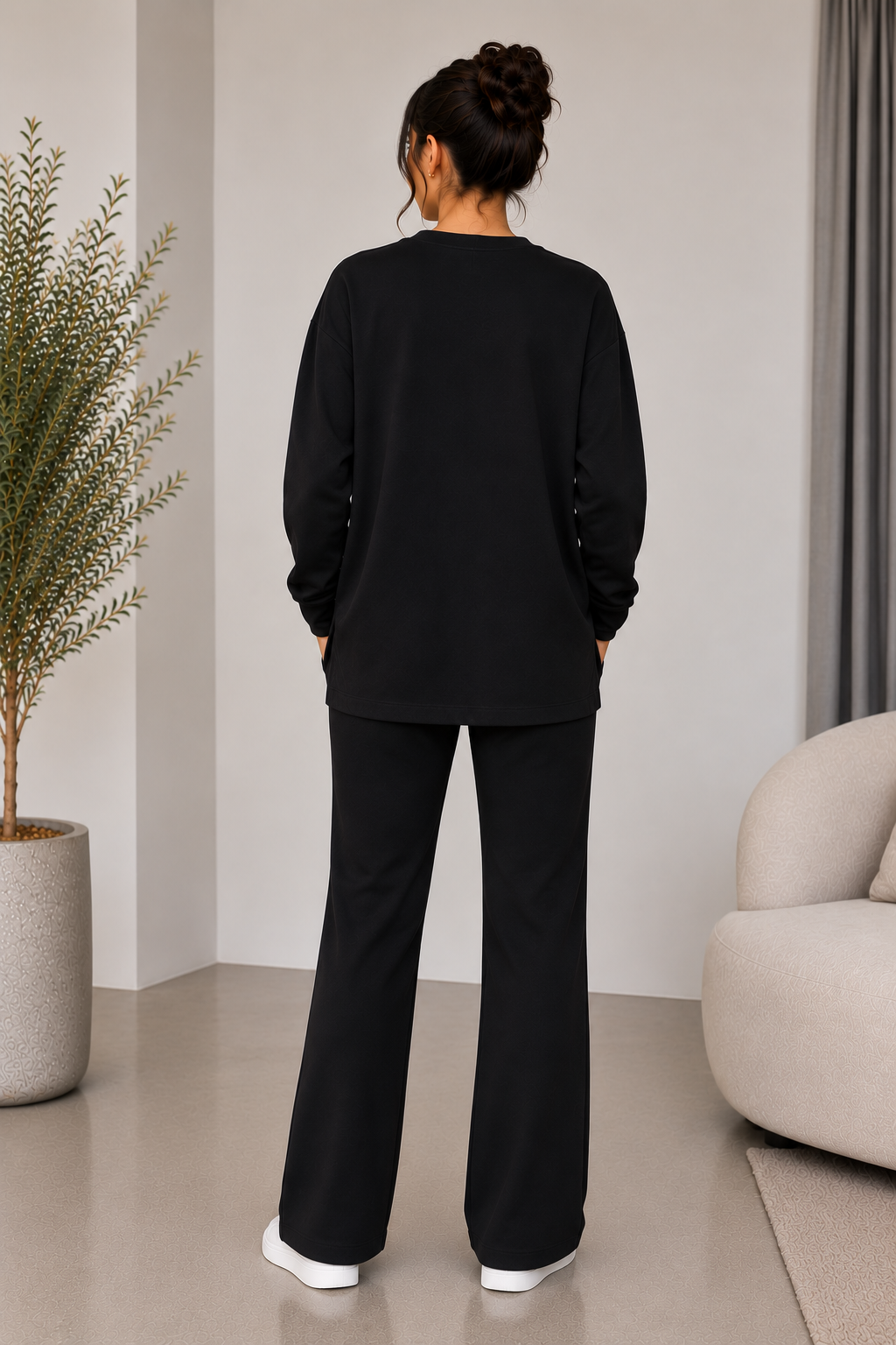Women's round-neck embroidered suit with trousers