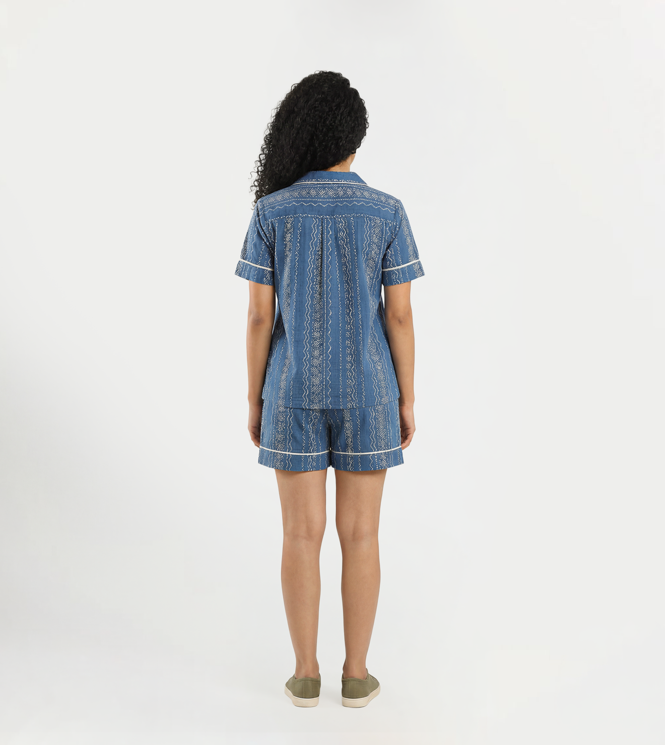 Women's short-sleeved pajama set with shorts