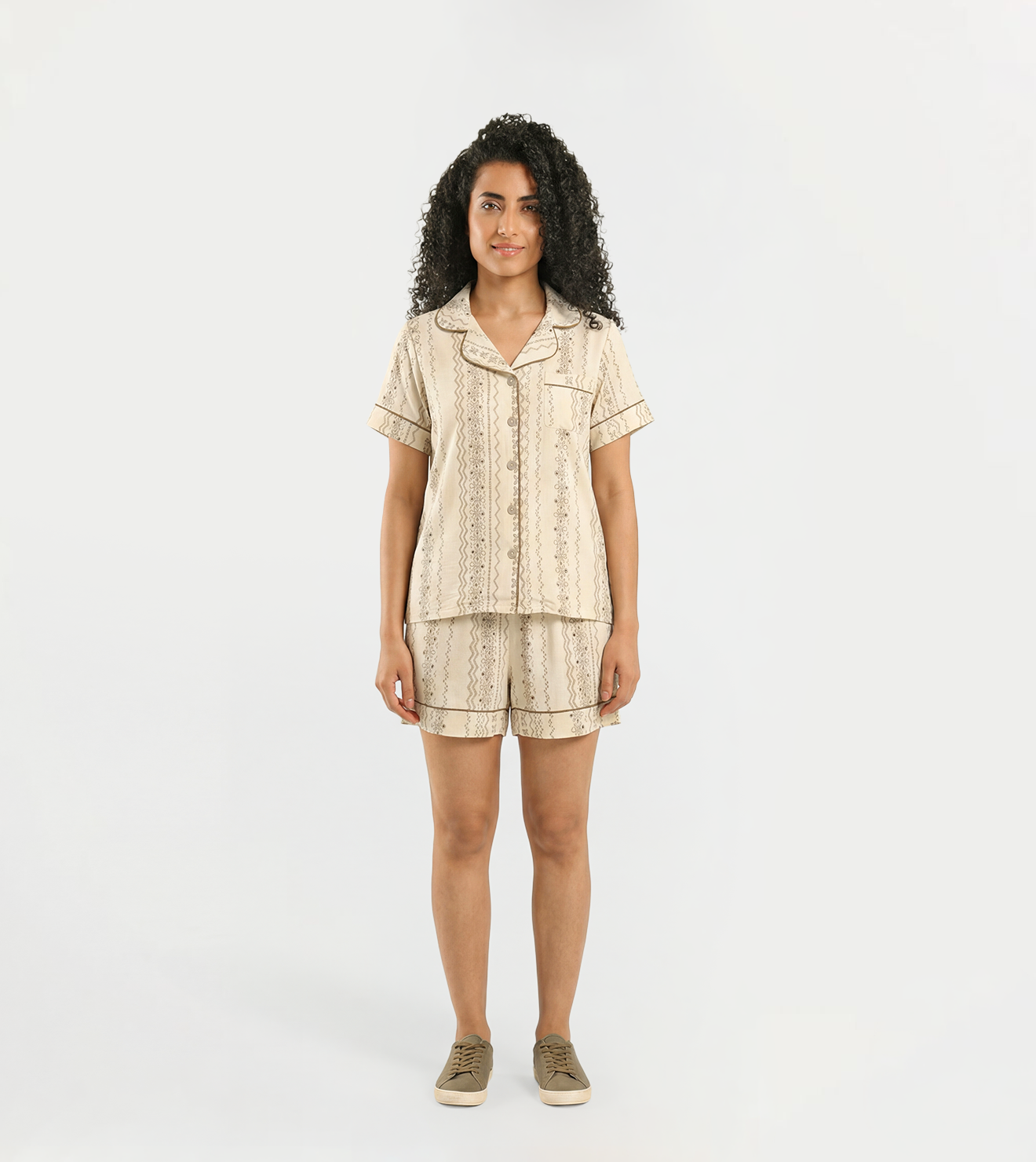 Women's short-sleeved pajama set with shorts