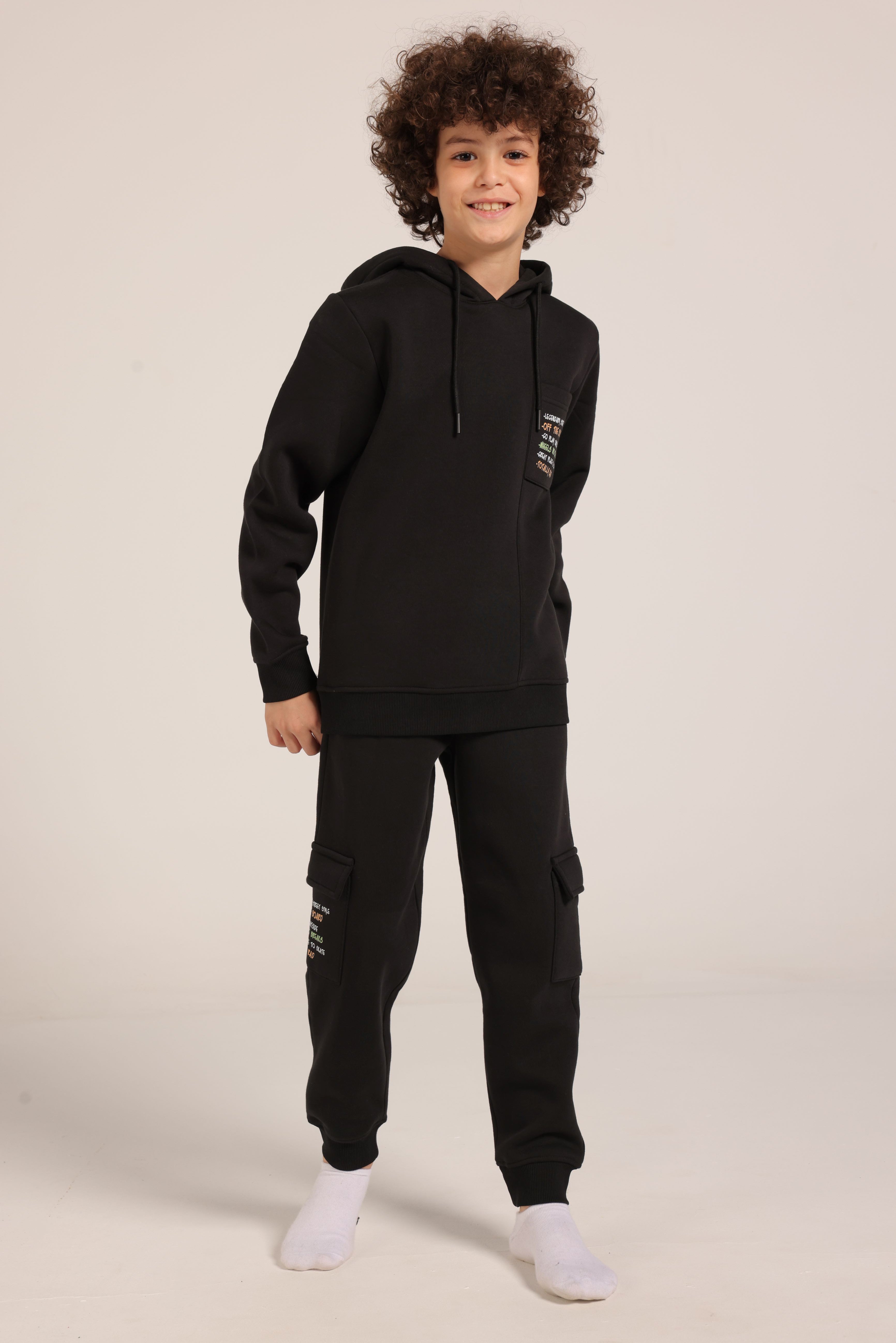 Boys’ Black Hoodie & Cargo Jogger Set – Street Style Comfort