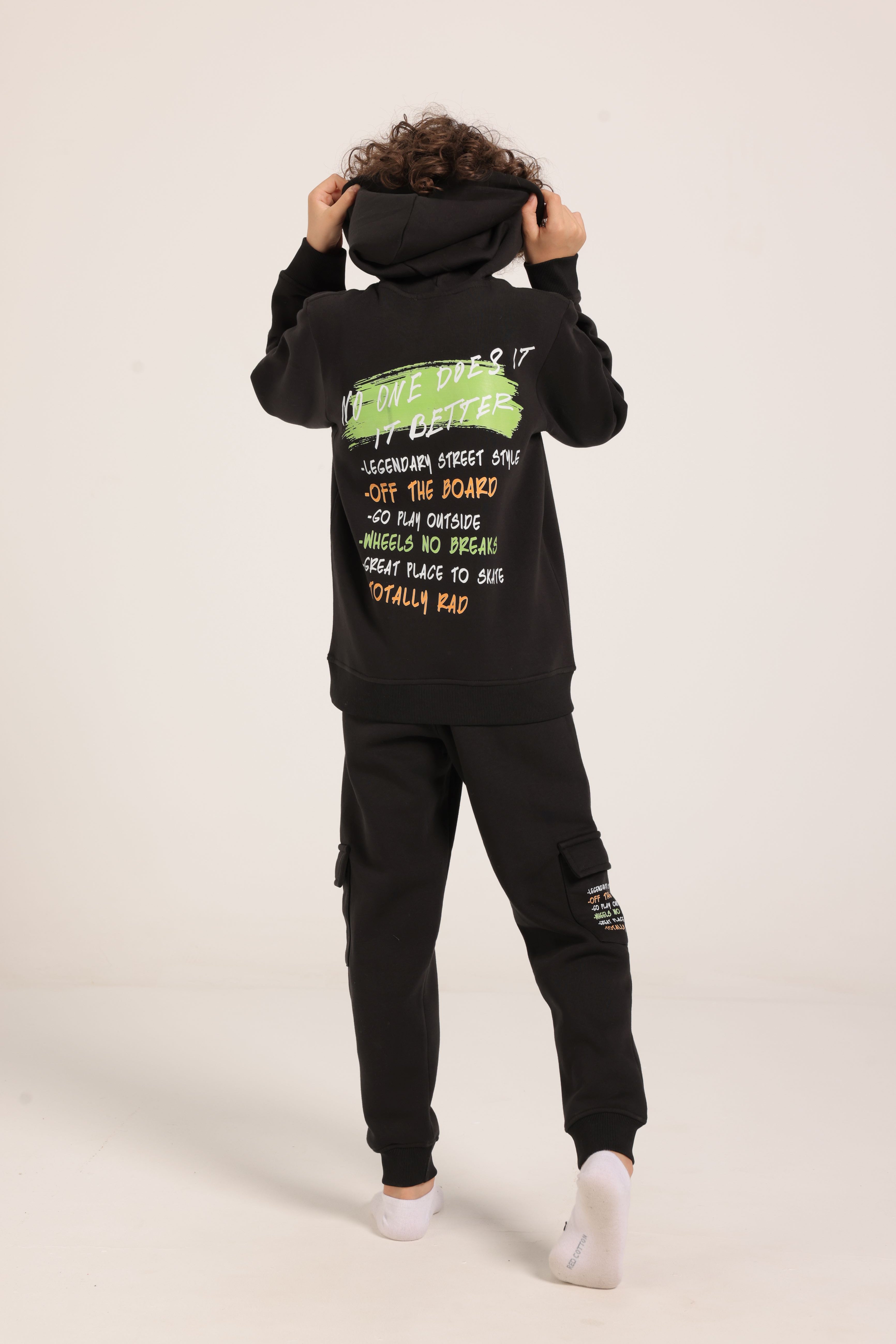 Boys’ Black Hoodie & Cargo Jogger Set – Street Style Comfort
