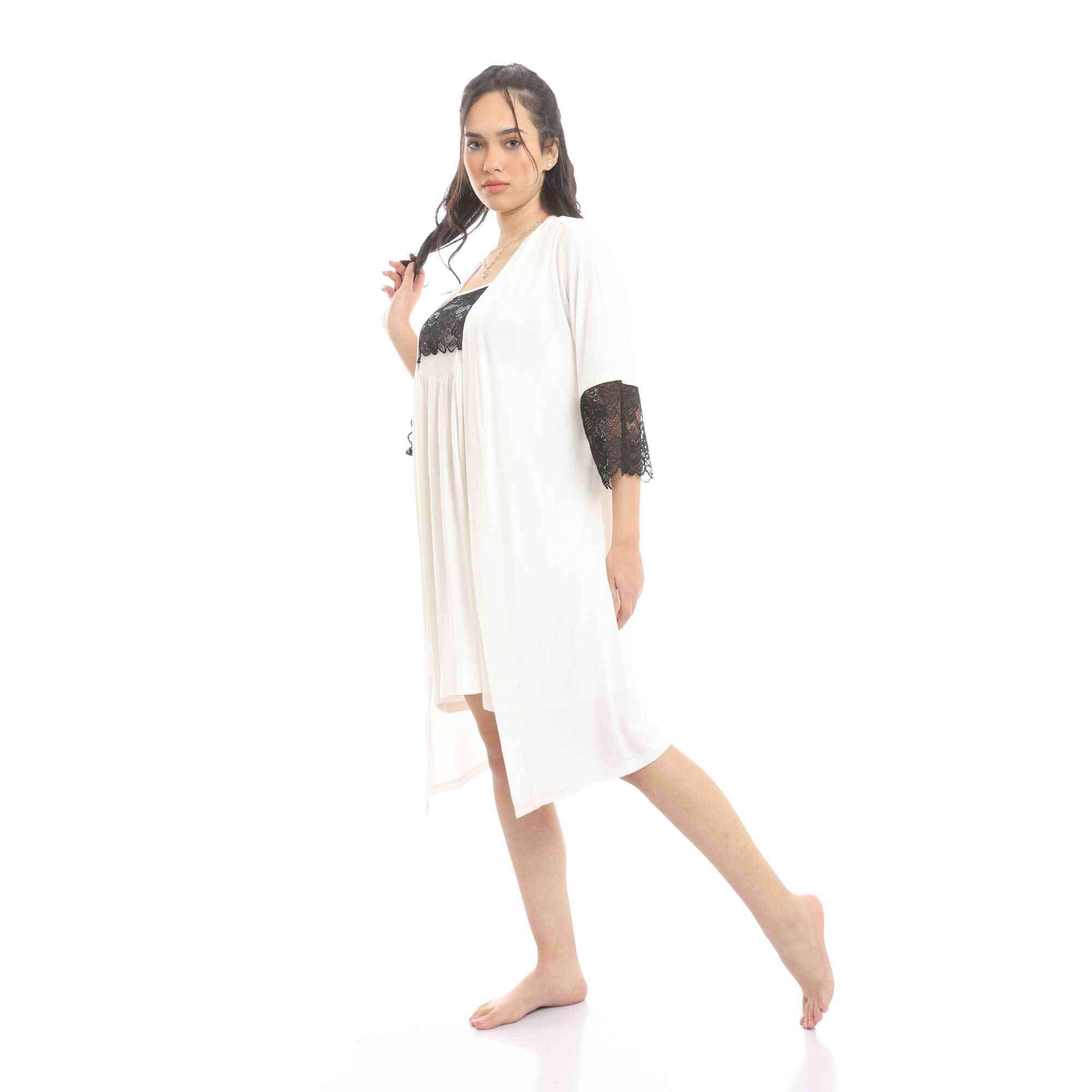 Off-White Short Nightgown & Robe Set with Decorative Lace