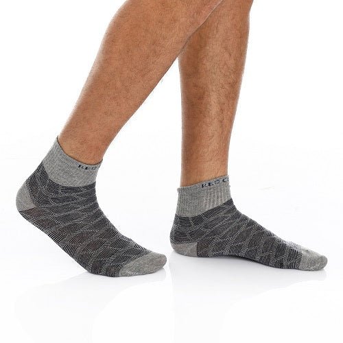 Men's Jacquard Ankle Socks - Short, Sporty - White - Red Cotton