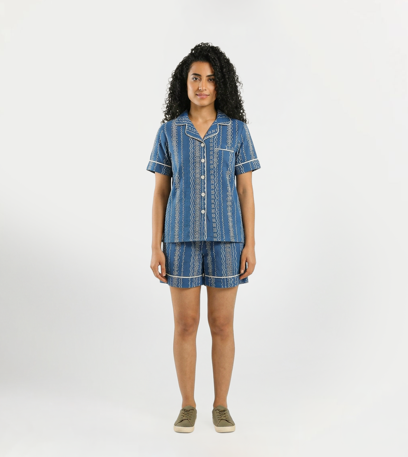 Women's short-sleeved pajama set with shorts